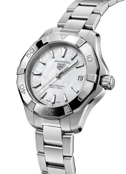 TAG HEUER AQUARACER
PROFESSIONAL 200 SOLARGRAPH