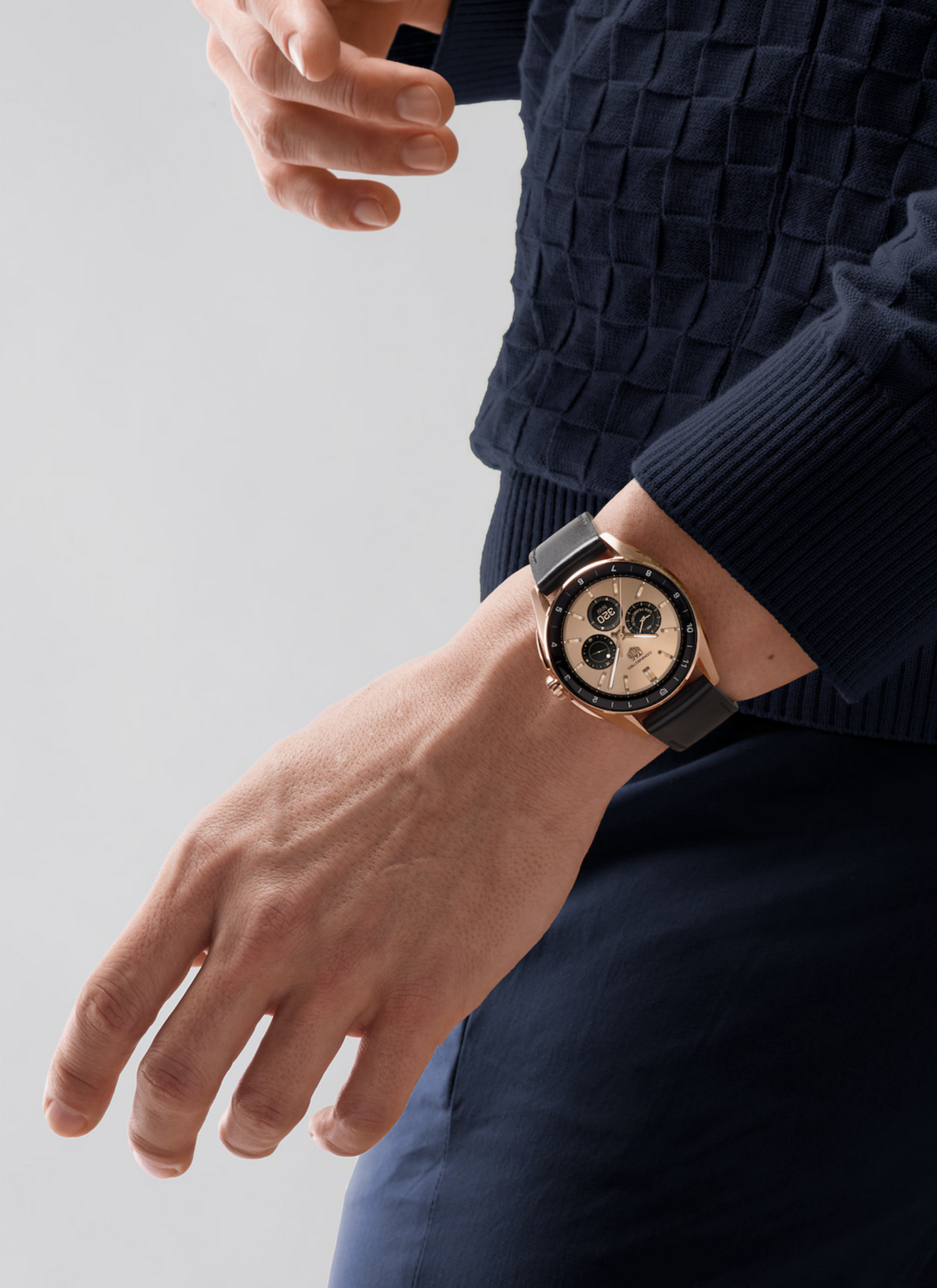 TAG HEUER CONNECTED
CALIBRE E4 GOLDEN BRIGHT EDITION