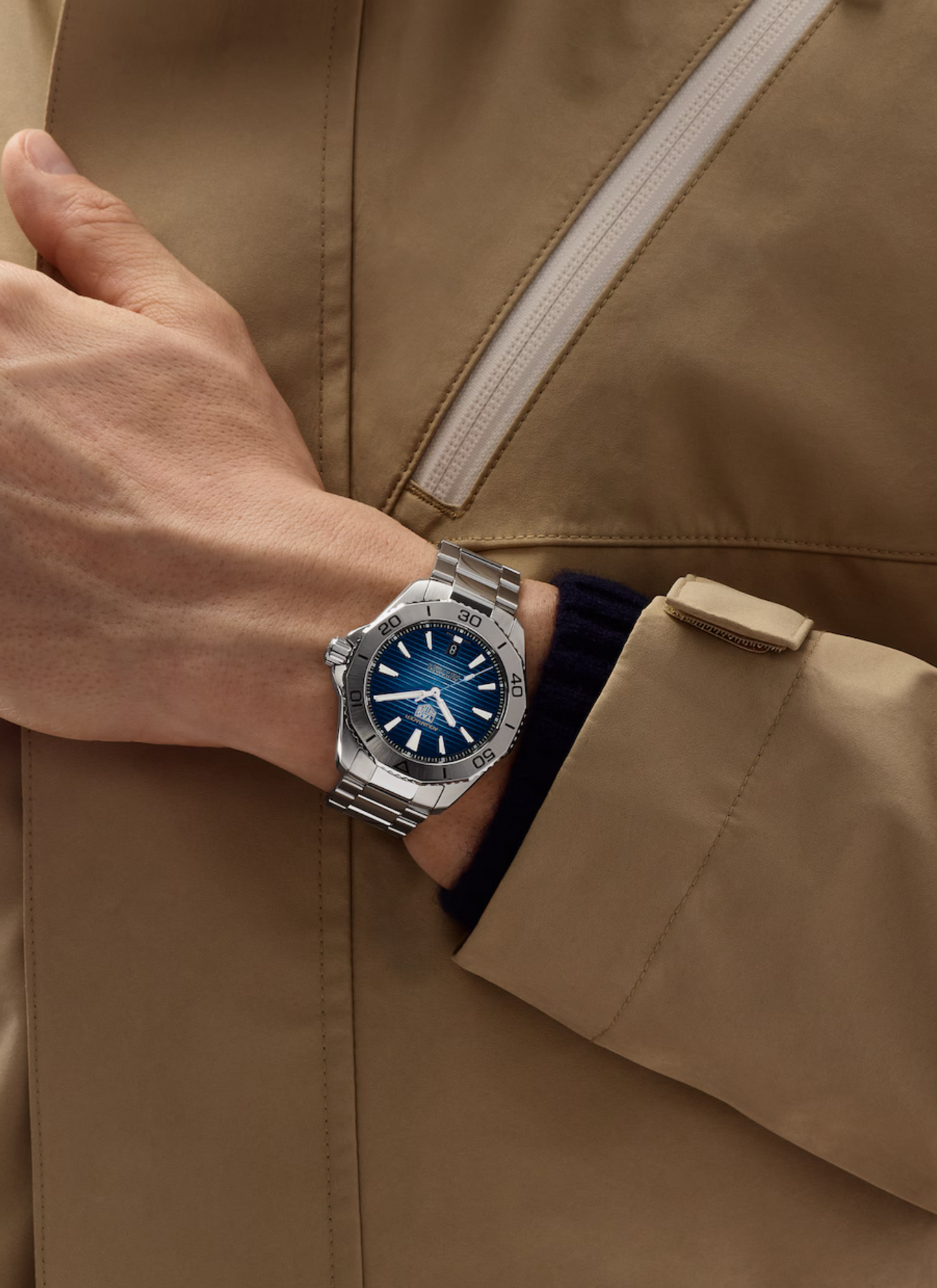 TAG HEUER AQUARACER PROFESSIONAL 200 DATE