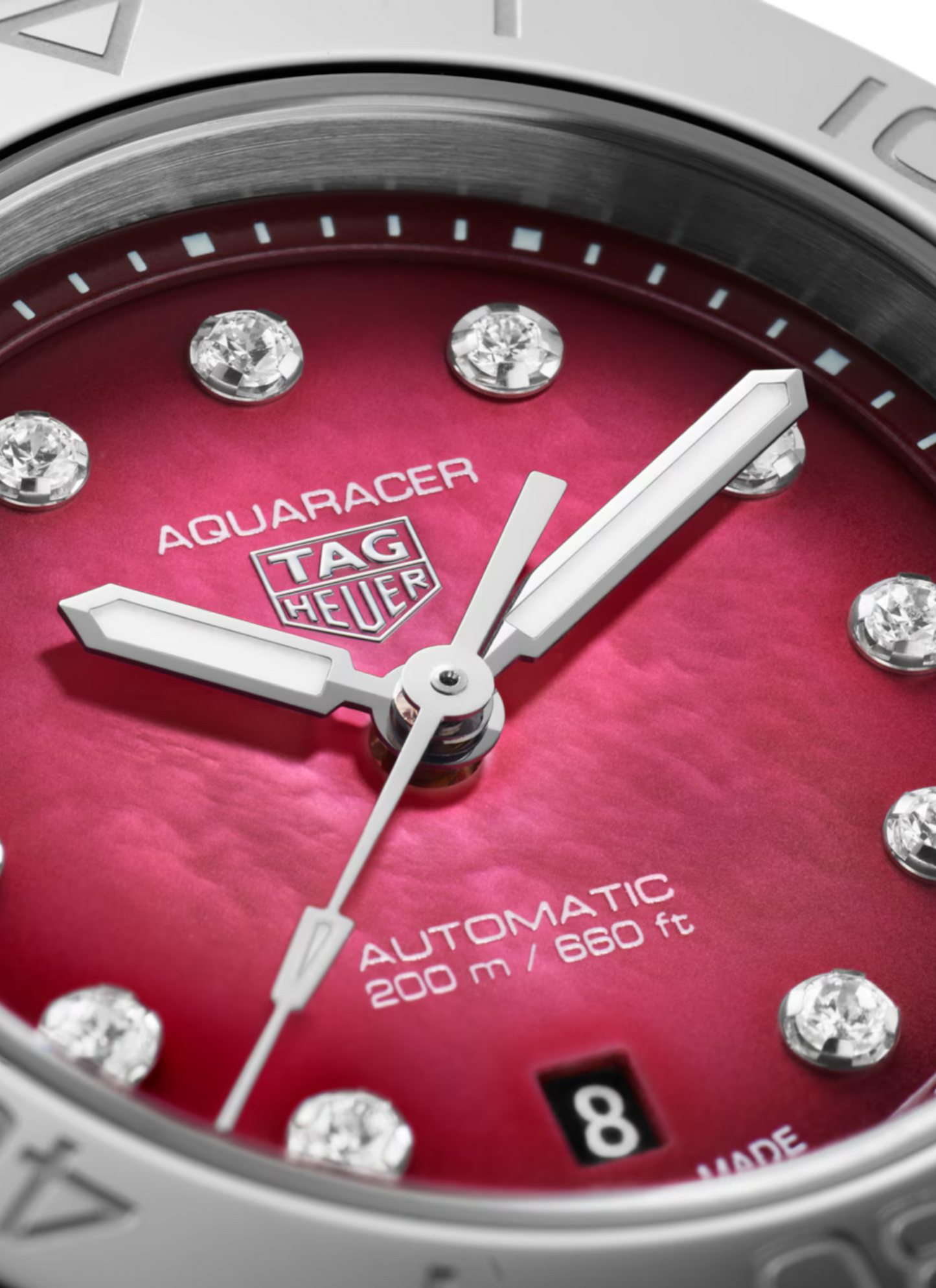 TAG HEUER AQUARACER
PROFESSIONAL 200 DATE