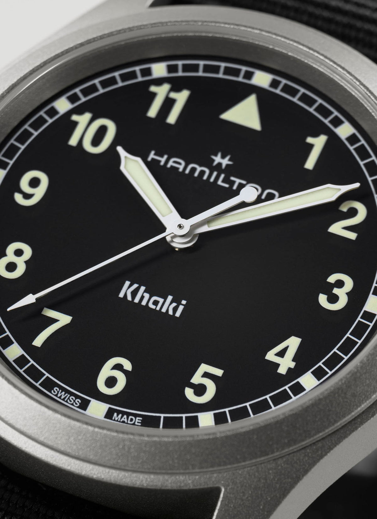 Hamilton Khaki Field Quartz 38mm H69401430